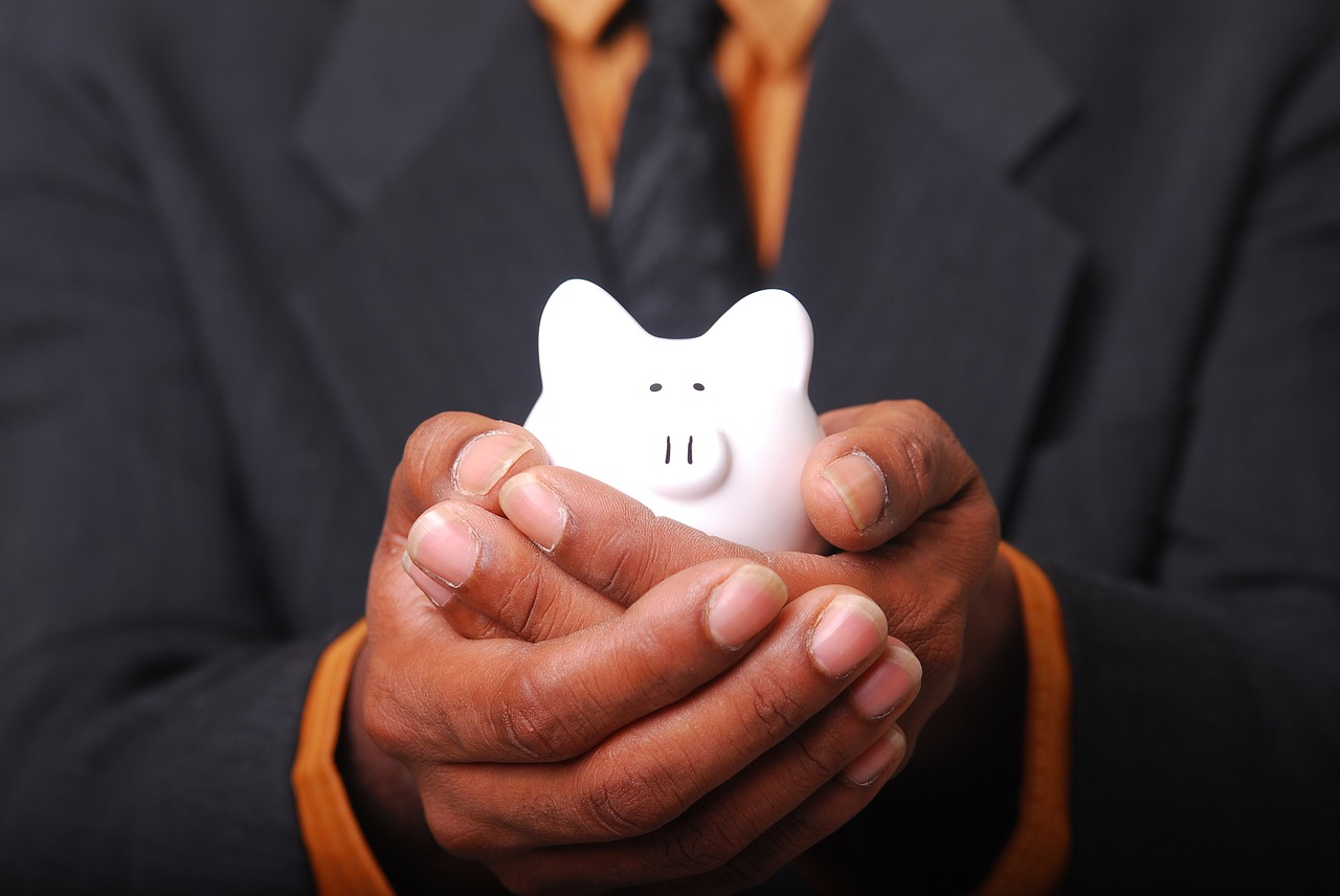 WAYS TO BUILD YOUR SAVING ON A TIGHT BUDGET